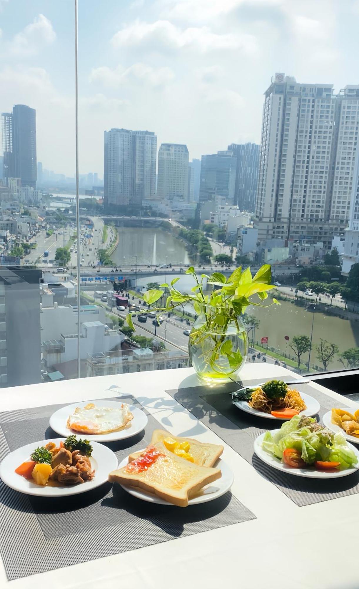 Huazhu Hotel Thành Pho Ho Chí Minh Esterno foto