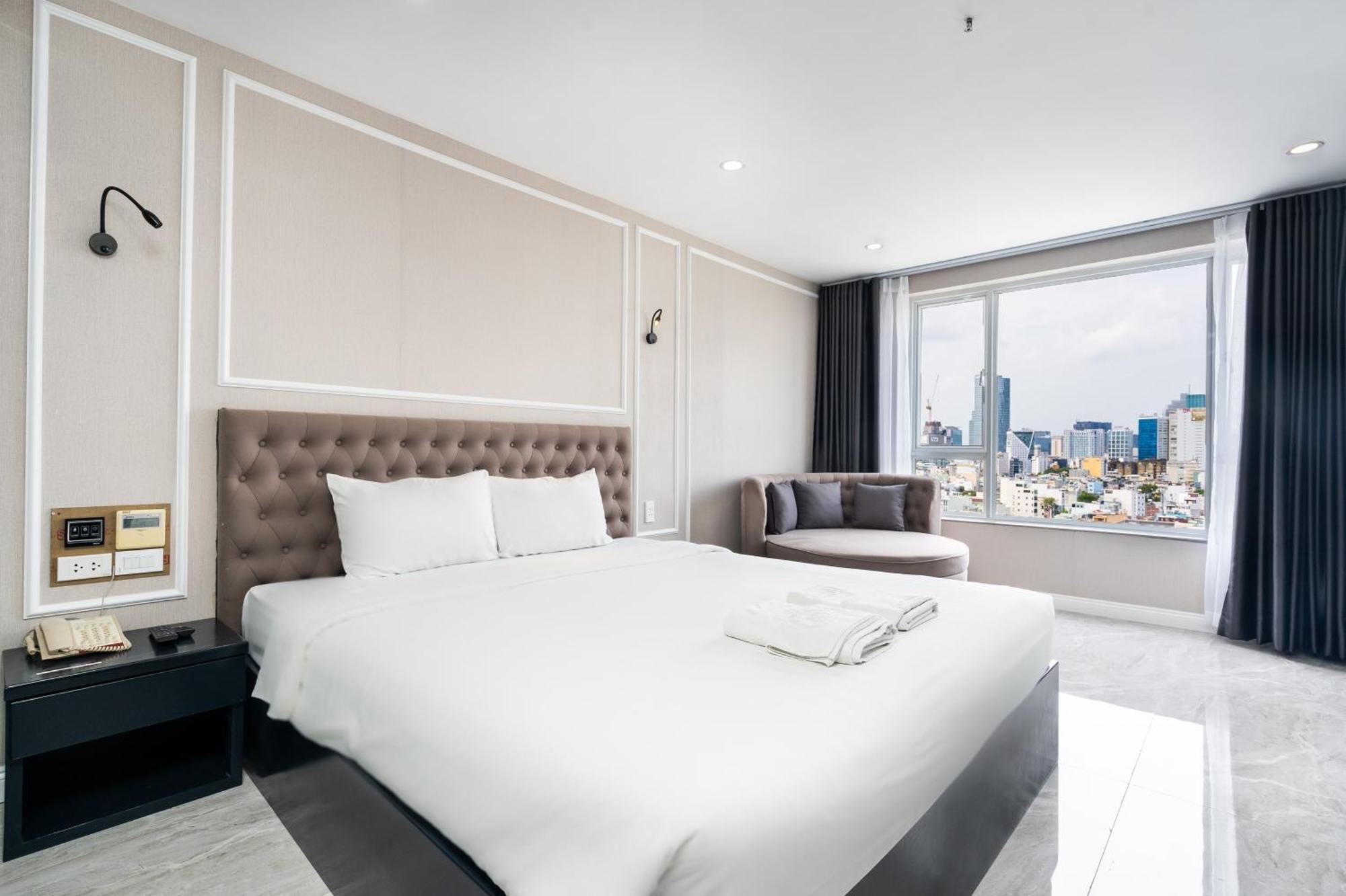 Huazhu Hotel Thành Pho Ho Chí Minh Esterno foto
