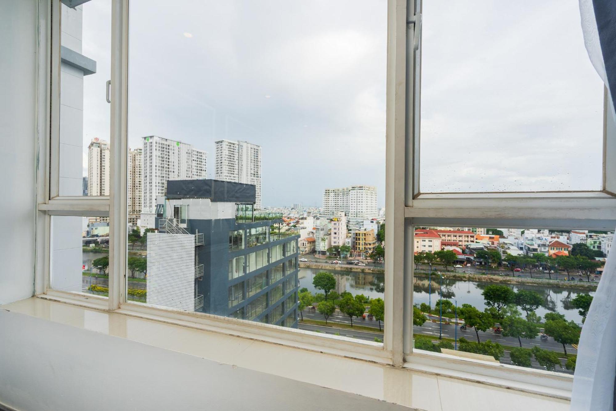 Huazhu Hotel Thành Pho Ho Chí Minh Esterno foto